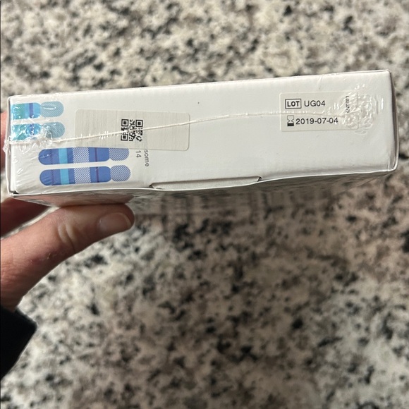 23 And Me Ancestry Saliva Collection Kit Factory Sealed NIB - Picture 3 of 7